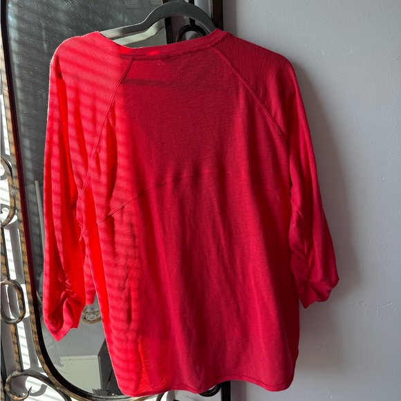 DKNY top - Picture 2 of 4